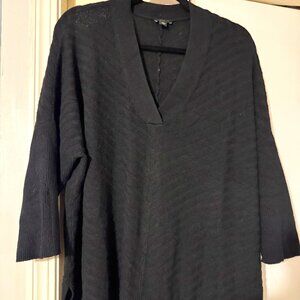 ADORABLE Ann Taylor Factory V-Neck Sweater Chevron Size L
